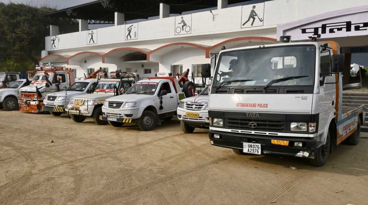 नो -पार्किंग में खडें वाहनों पर होगी कड़ी कार्रवाई, ट्रैफ़िक पुलिस के पास बढ़ी 10 नई क्रेन…