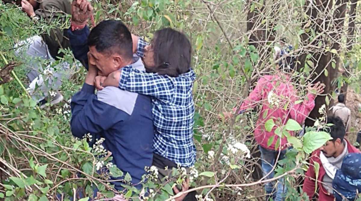 देहरादून-मसूरी मार्ग पर खाई में गिरी यात्रियों से भरी रोडवेज