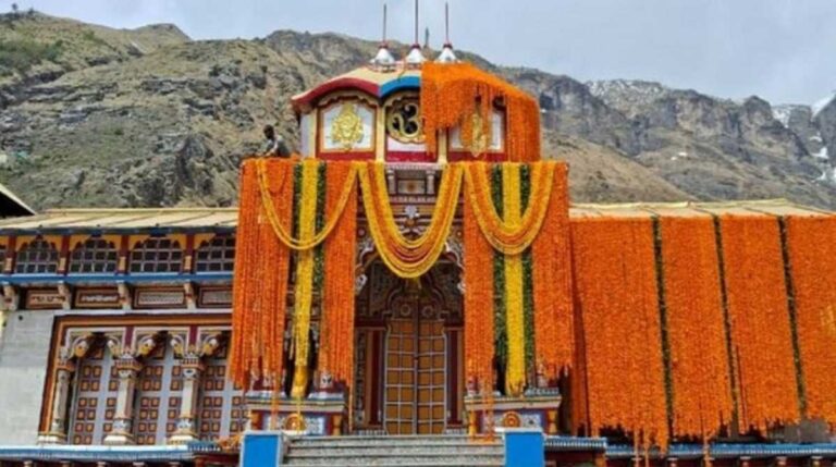 विश्व प्रसिद्ध बदरीनाथ धाम के कपाट खुलने की तैयारियां पूरी