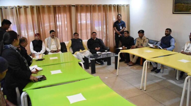 सीएम ने की जीएमवीएन जोशीमठ में आपदा राहत एवं बचाव