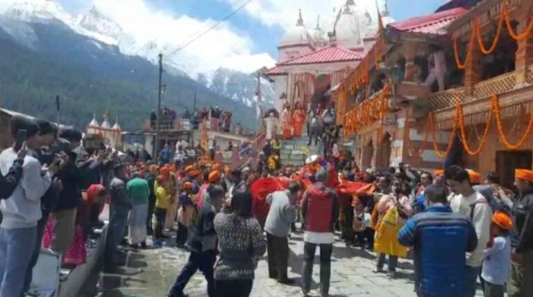 उत्तरकाशी: माँ गंगा की उत्सव डोली गंगोत्री धाम के लिए