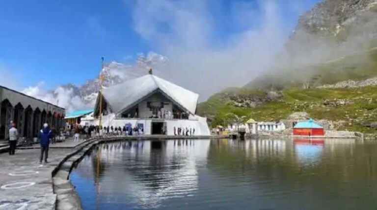 इस दिन खुलेंगे पवित्र धाम हेमकुंड साहिब के कपाट, देखें&hellip;