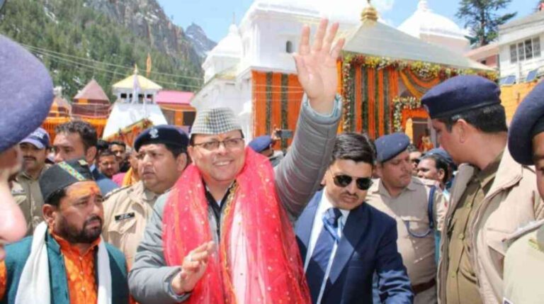 विश्व प्रसिद्ध गंगोत्री एवं यमुनोत्री धाम के कपाट खुले, पहली