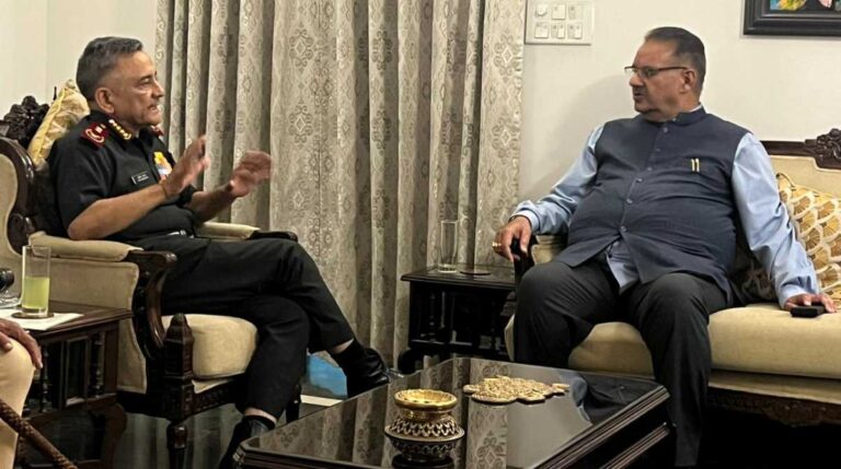 सैनिक कल्याण मंत्री गणेश जोशी दिल्ली दौरे पर, सीडीएस जनरल