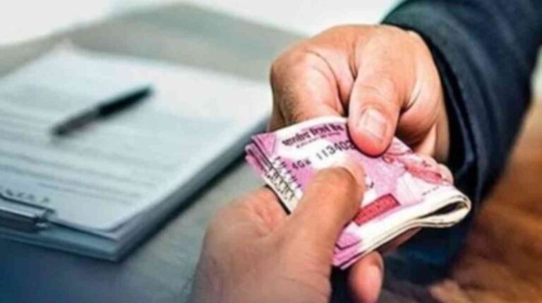 Big Breaking: 20 हजार की रिश्वत लेते दरोगा को रंगे