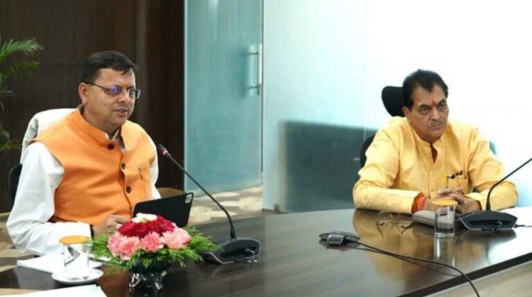 सीएम धामी ने की राजस्व प्राप्ति के सम्बंध में बैठक,