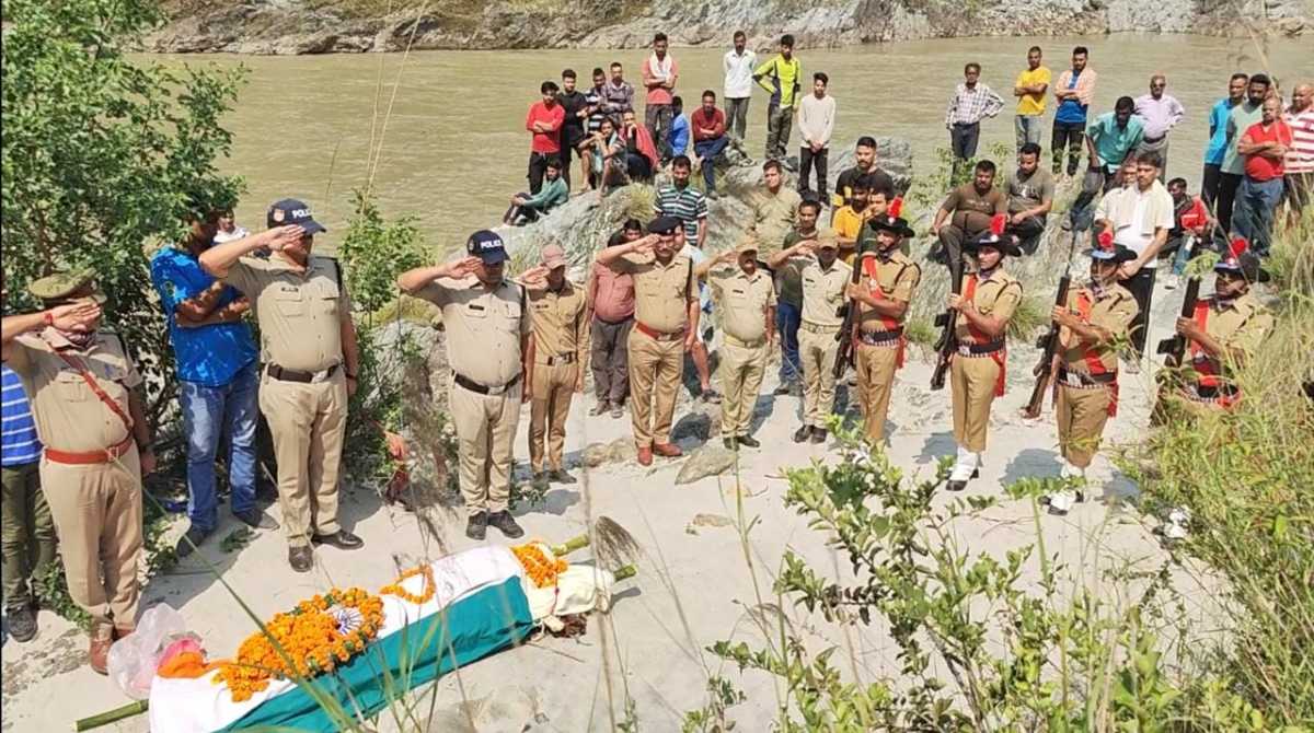 पौड़ी में तैनात जवान नवीन राणा का निधन, अंतिम विदाई में उमड़ा जन सैलाब…