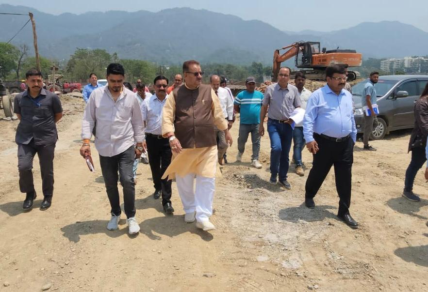 मंत्री गणेश जोशी ने किया सैन्यधाम का निरीक्षण, अधिकारियों को सख्त निर्देश