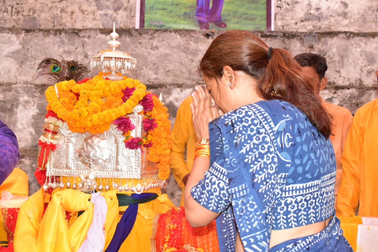 सरकार मेलों के संरक्षण, संवर्द्धन और लोक संस्कृति को आगे बढ़ाने के लिए प्रतिबद्ध
