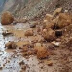 भारी बारिश से जनजीवन अस्त-व्यस्त, सड़कें बाधित, ग्रामीण परेशान…