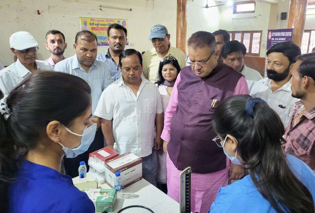 मंत्री गणेश जोशी ने किया निशुल्क स्वास्थ्य जांच शिविर कैंप का उद्घाटन