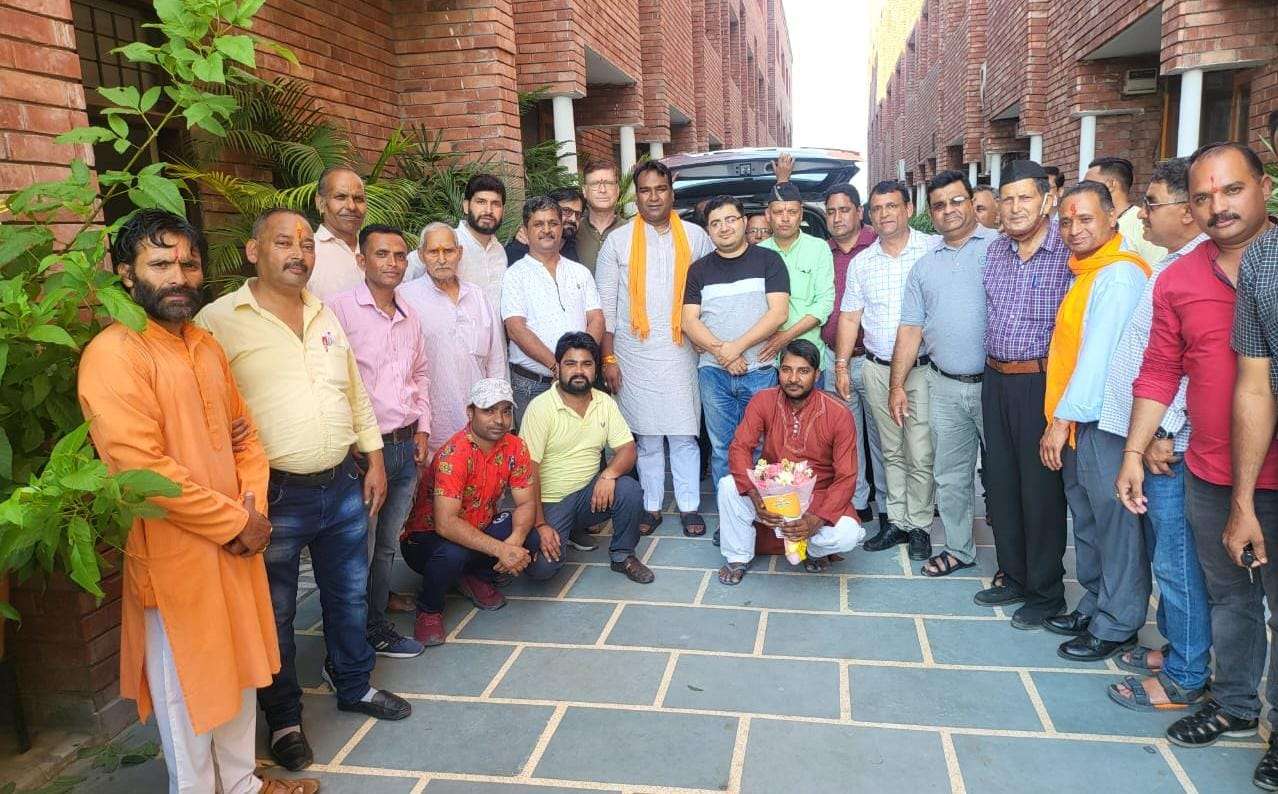 उमेश अग्रवाल फाउंडेशन की ओर से विशाल भंडारे का आयोजन