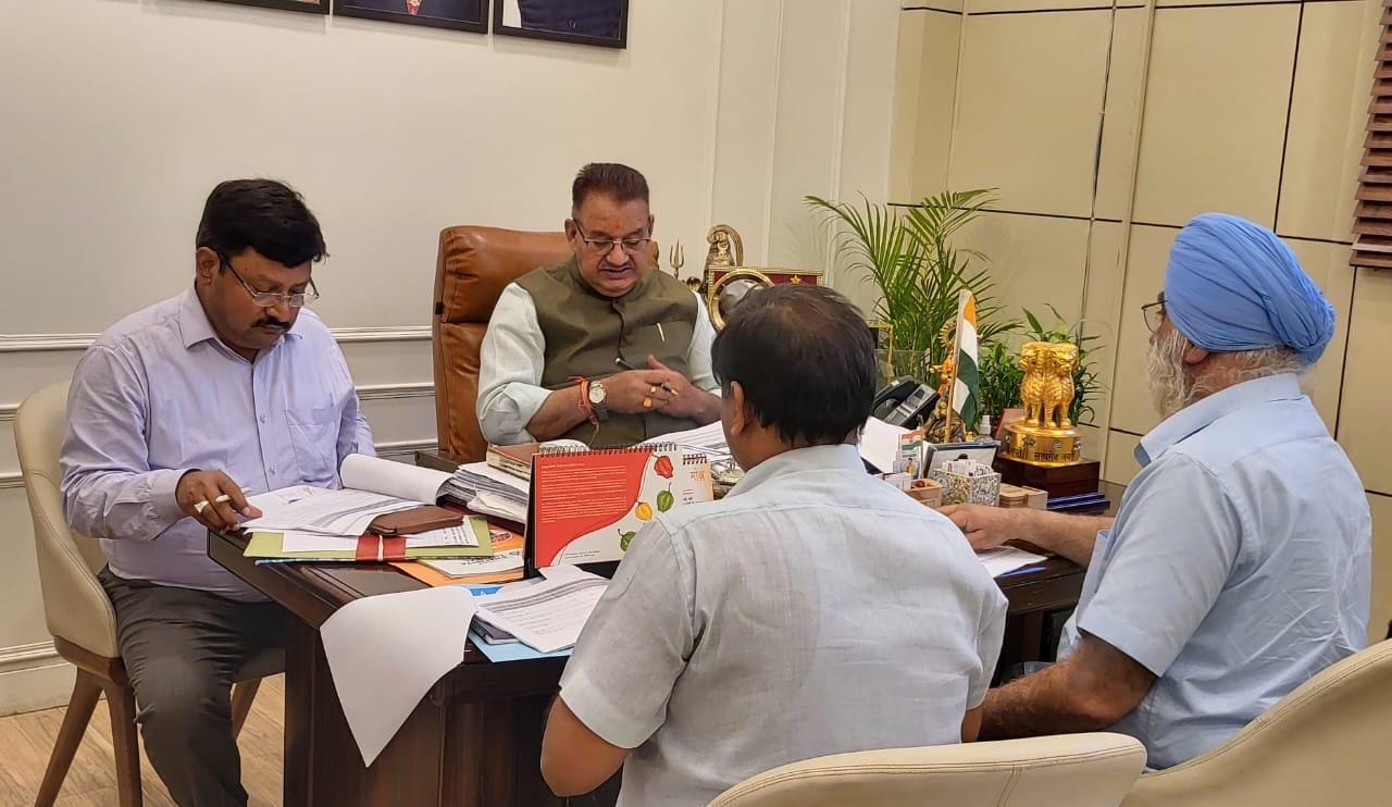 कृषि एवम् कृषक कल्याण मंत्री गणेश जोशी ने की उद्यान विभाग की समीक्षा बैठक