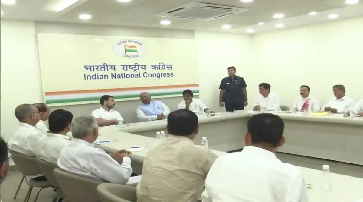 कांग्रेस हाईकमान की उत्तराखंड के नेताओं के साथ बड़ी बैठक, इन मुद्दों पर हुई बात…