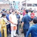 देहरादून में बरसात से प्रभावित क्षेत्रों का सीएम ने किया औचक निरीक्षण, अधिकारियों को दिए ये निर्देश…