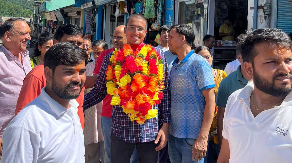 टिहरी के बेटे को UPSC परीक्षा उत्तीर्ण कर मिला इनकम टैक्स कमिश्नर का पद, दें बधाई…