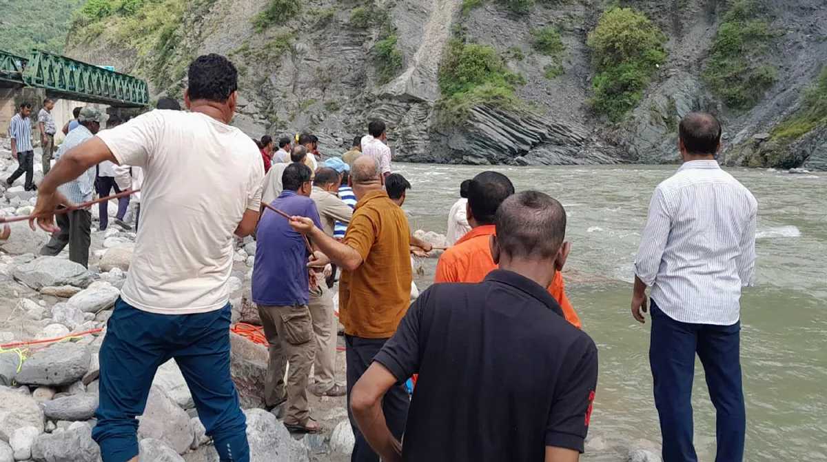 दंगलेश्वर महादेव मंदिर में जलाभिषेक के लिए गई दो लड़कियां नदी में डूबी, मौत से मचा कोहराम…