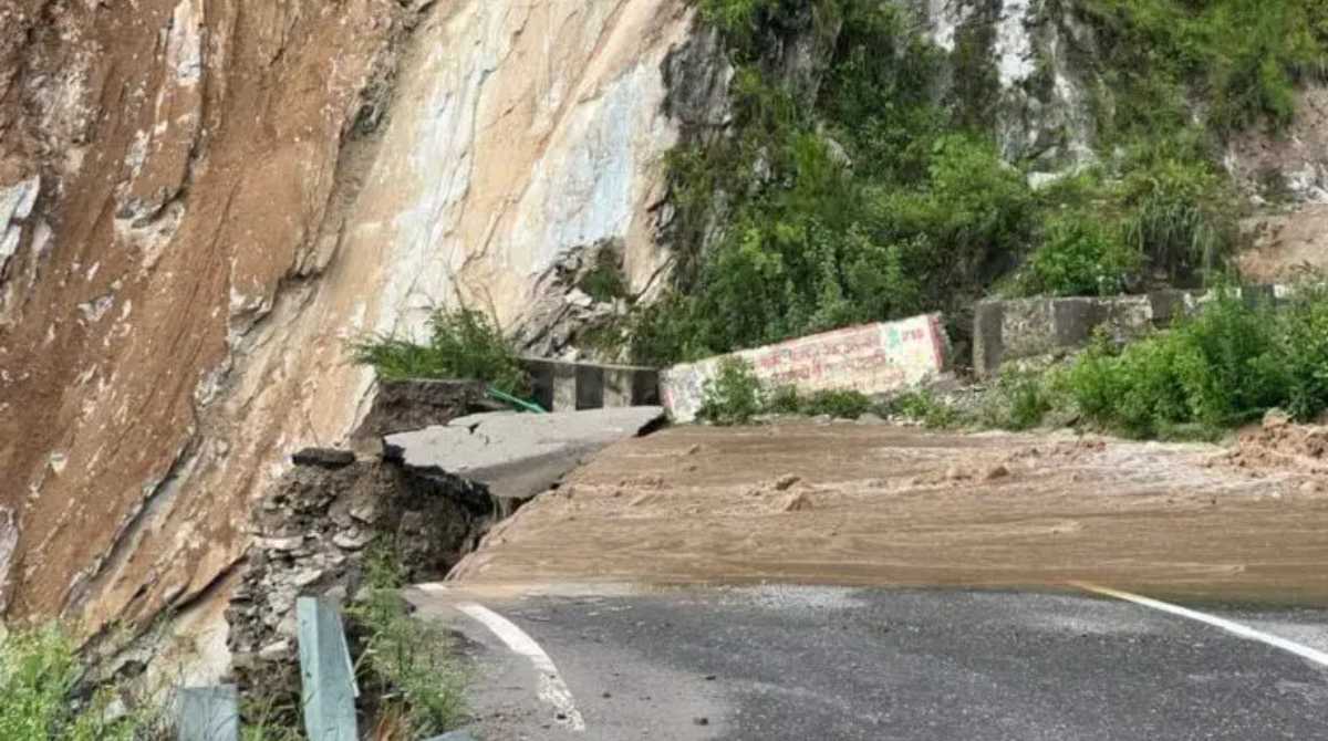 उत्तराखंडः भारी बारिश से बदरीनाथ राष्ट्रीय राजमार्ग बहा, आवाजाही ठप…