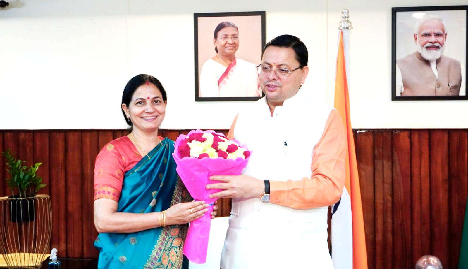 mayor rishikesh meet cm dhami