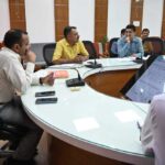 टिहरीः जिला सड़क सुरक्षा समिति की बैठक में डीएम ने दिए ये निर्देश…