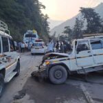 टिहरीः प्राइवेट बस और बोलेरो वाहन की जबरदस्त टक्कर, दो लोगों की मौत, कई घायल…