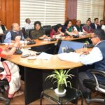 अपर मुख्य सचिव ने प्रदेश के विभिन्न कर्मचारी/शिक्षक संगठनों के प्रतिनिधियों के साथ की बैठक