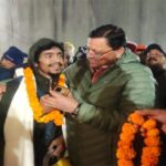श्रमिकों की सकुशल वापसी पर मसूरी में बांटी गई मिठाई