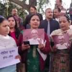 नीतीश कुमार के विवादित बयान पर भाजपा महिला मोर्चा ने किया प्रदर्शन