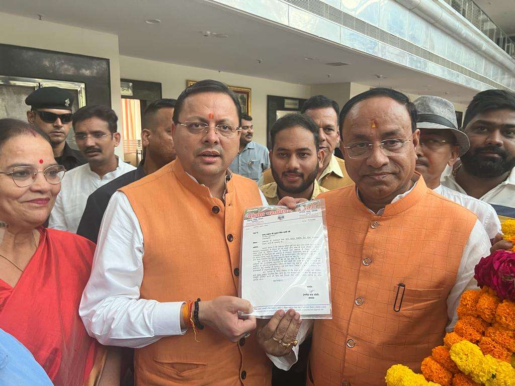 लखनऊ में पर्वतीय महापरिषद, लखनऊ के पदाधिकारियों ने मुख्यमंत्री से भेंट कर किया अनुरोध