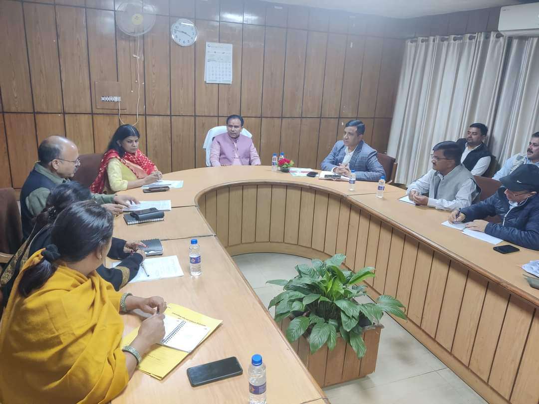 15 दिन में जमा हो कलस्टर स्कूलों की डीपीआरः डॉ. धन सिंह रावत