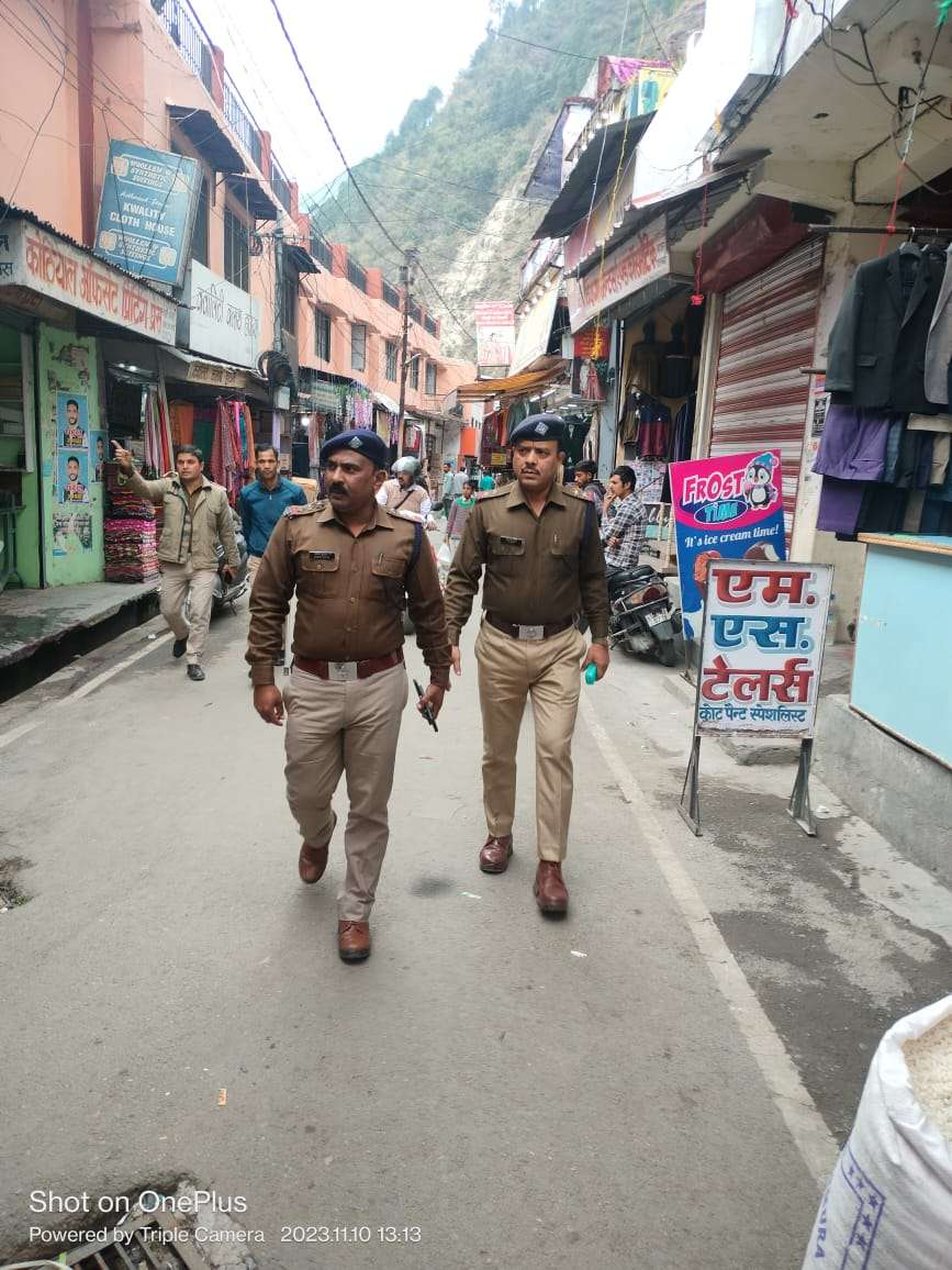 त्योहारी सीजन में उत्तरकाशी पुलिस मुस्तैद