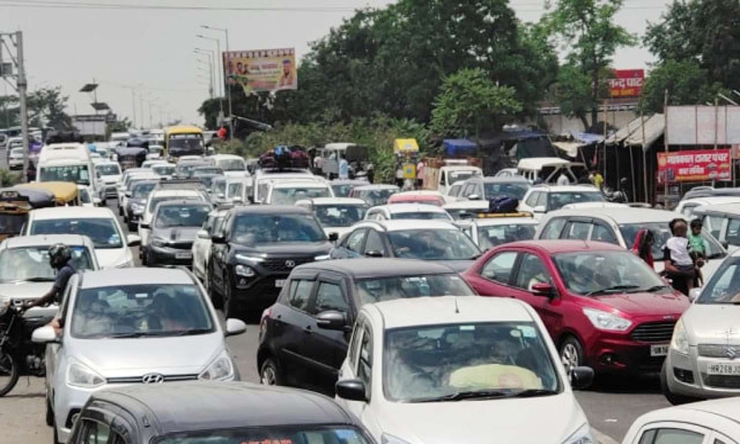 दिल्ली हाईवे पर आशारोड़ी-मोहंड के बीच 3किलोमीटर लंबा ट्रैफिक जाम