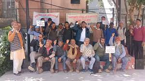 उत्तराखंड राज्य स्थापना दिवस पर राज्य आंदोलनकारियों ने किया पैदल मार्च