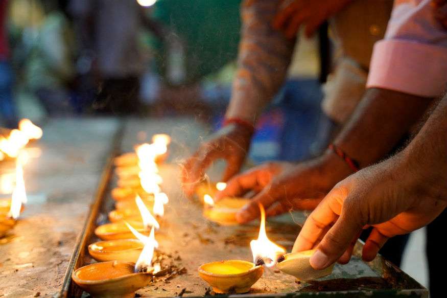 हर्षोल्लास के साथ मनाई दिवाली