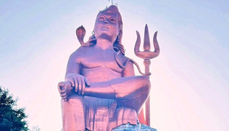 Respected Morari Bapu visited 369 feet high statue of Lord Shiva in Nathdwara.