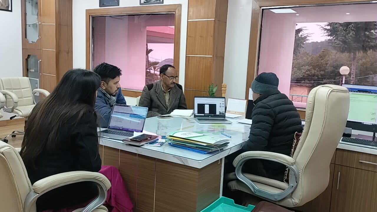 DM Mayur Dixit