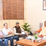 किसानों के हित के कार्यों को प्राथमिकता और गंभीरता से लें: कृषि मंत्री गणेश जोशी
