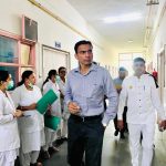 जिलाधिकारी सविन बंसल ने राजकीय चिकित्सालय ऋषिकेश का किया औचक निरीक्षण