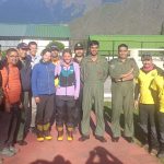चौखम्भा ट्रैक पर फंसे दो विदेशी पर्वतारोही को सुरक्षित रेस्क्यू किया