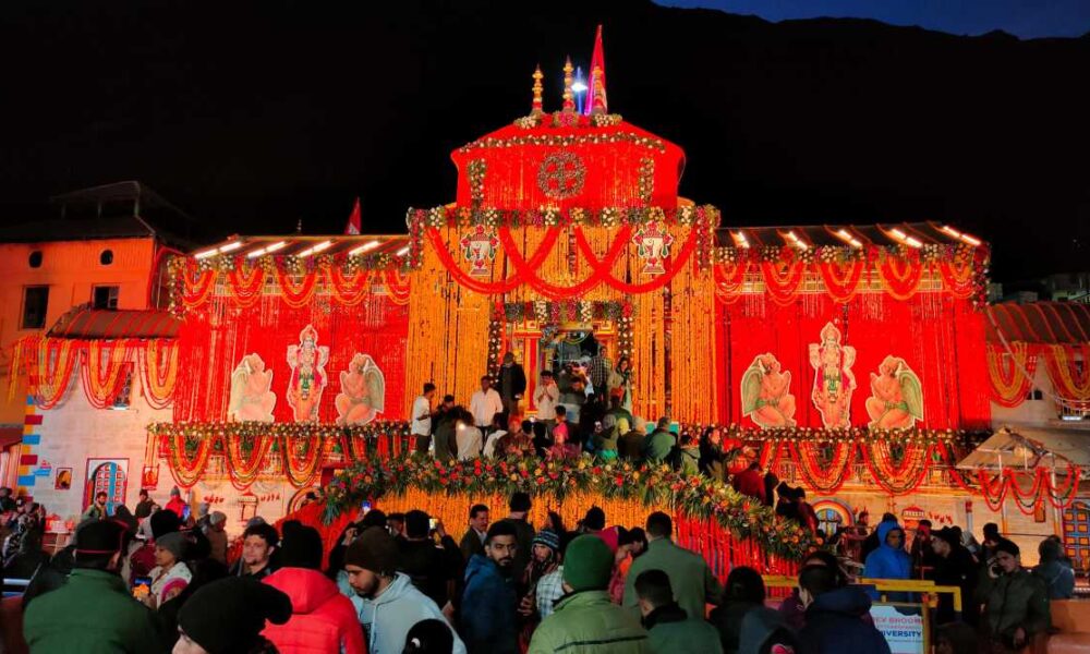 श्री बदरीनाथ – केदारनाथ धाम में उल्लासपूर्वक मनायी जा रही दीपावली…