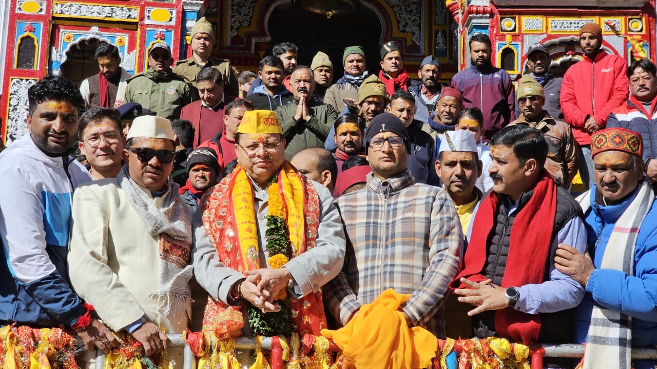मुख्यमंत्री पुष्कर सिंह धामी ने किए बद्री विशाल के दर्शन