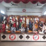 महिला रामलीला के पात्रों को रीजनल पार्टी ने किया सम्मानित