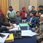 कांग्रेस नेताओं ने मुख्य नगर अयुक्त को चुनाव प्रक्रिया में दखल न देने के लिए चेताया