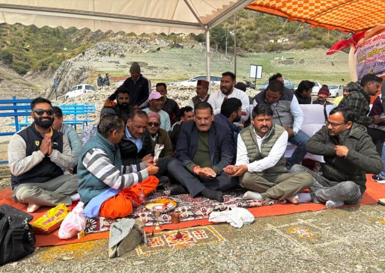 boating in tehri lake