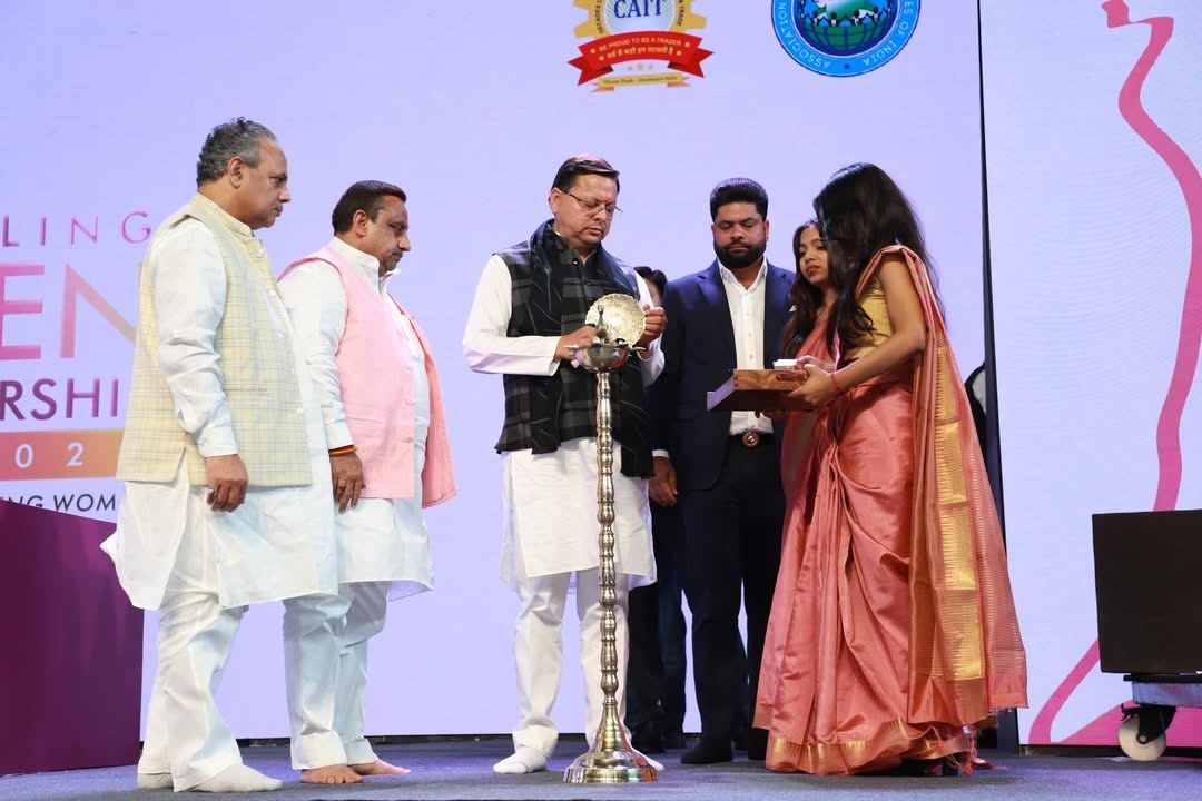 सीएम धामी ने अंतरराष्ट्रीय महिला दिवस के अवसर पर नई दिल्ली में डायरेक्ट सेलिंग महिला उद्यमिता समिट 2025 में किया प्रतिभाग