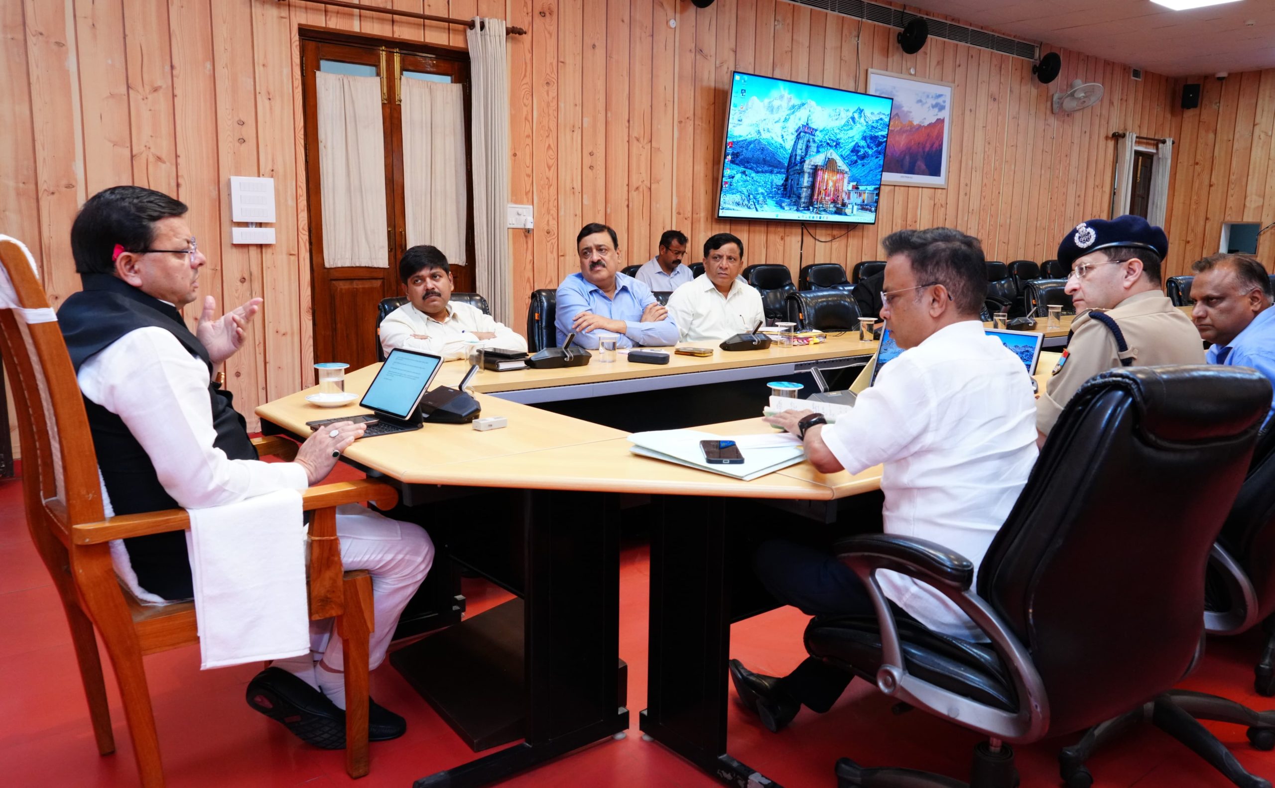 किरायेदारों का सत्यापन न कराने वाले लोगों पर जुर्माना लगाने के सीएम ने दिए निर्देश