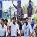 आंबेडकर परिसर में जलभराव के विरोध में धरना शुरू