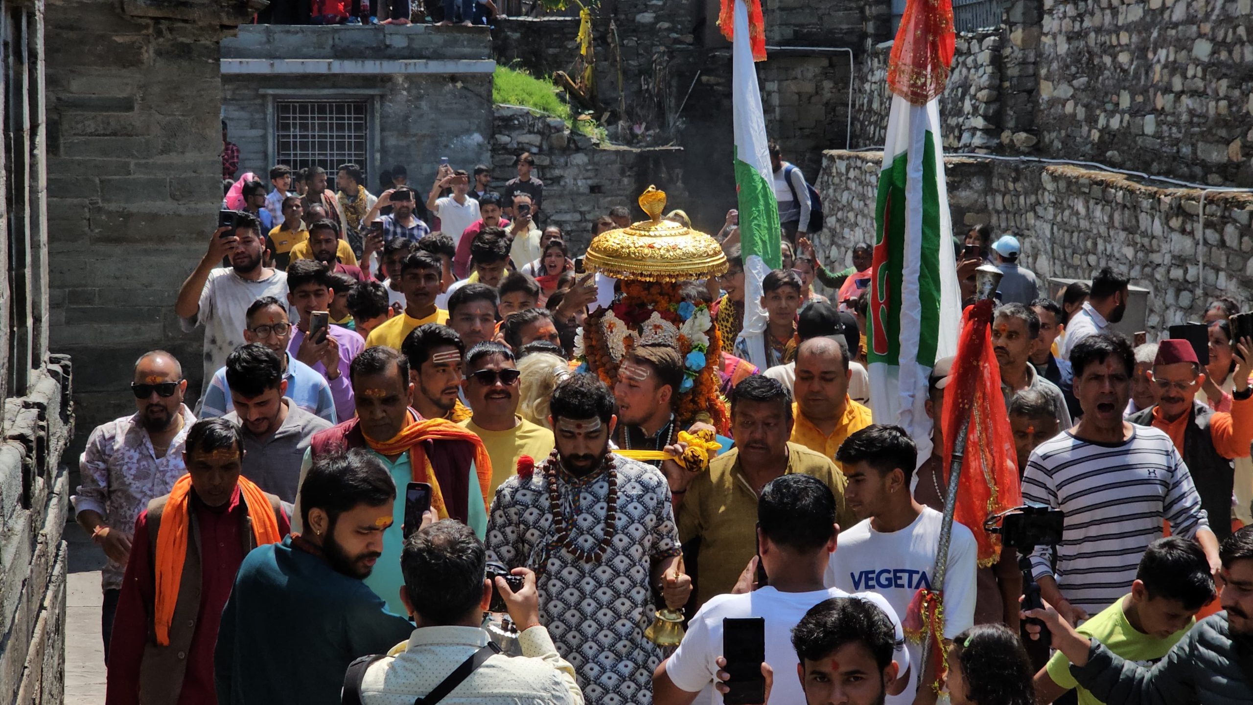 भगवान रुद्रनाथ की डोली ने गोपीनाथ मंदिर से रुद्रनाथ के लिए किया प्रस्थान