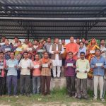 विधायक अरोड़ा ने आर्थिक सहायता के चेक सौंपे