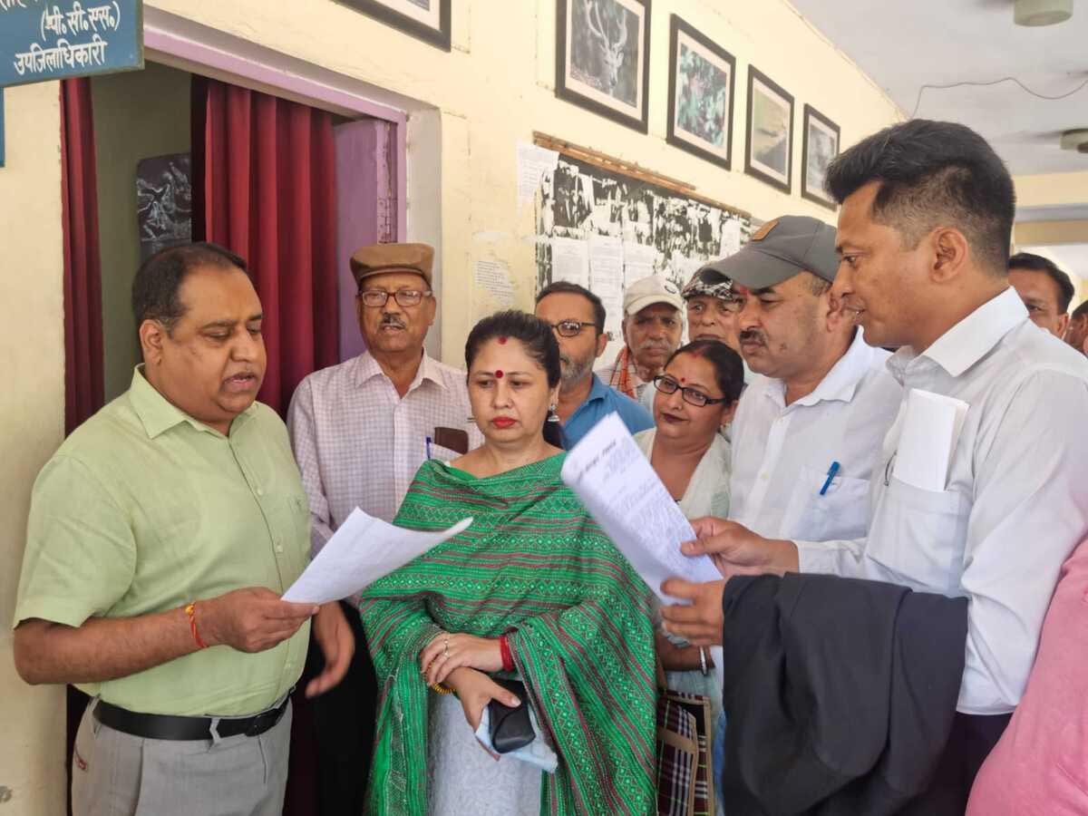 नवनिर्मित सड़कों की खुदाई के बाद उत्पन्न हुई समस्याओं को अनदेखा करने पर रोष 2 नवनिर्मित सड़कों की खुदाई के बाद उत्पन्न हुई समस्याओं को अनदेखा करने पर रोष